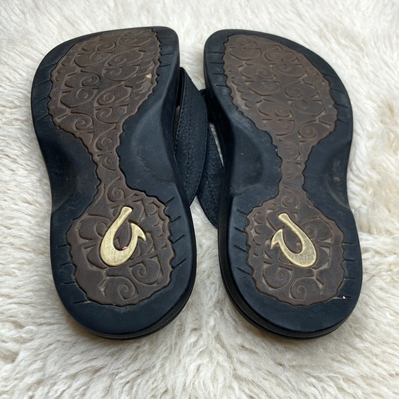 Olukai Ohana Women’s Black Flip Flop Sandals - Picture 3 of 4
